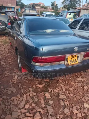Toyota Crown Majesta 2000 Blue