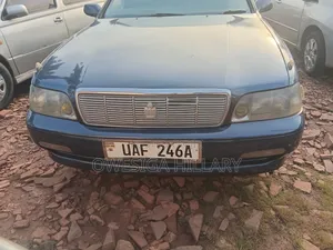Toyota Crown Majesta 2000 Blue
