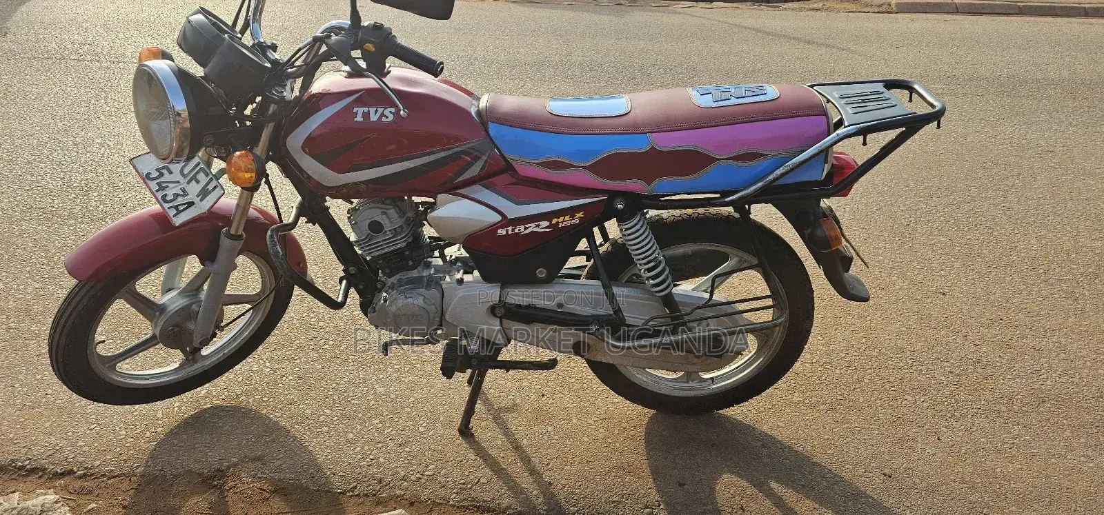 TVS HLX 125 2023 Red