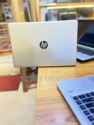 Laptop HP 15s 8GB Intel Core i7 SSD 256GB