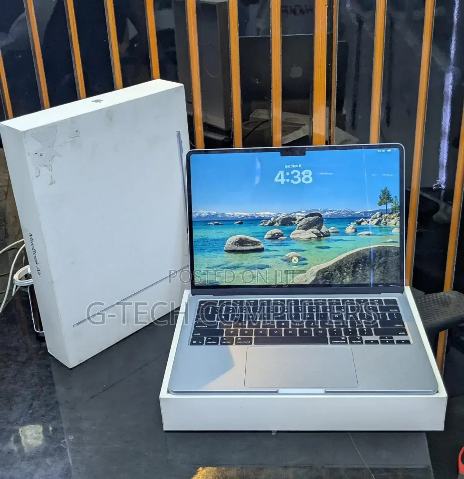 New Laptop Apple MacBook Air 2025 M4 13-Inch 16GB Apple M4 SSD 512GB