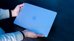 New Laptop Apple MacBook Air 2025 M4 13-Inch 16GB Apple M4 SSD 512GB