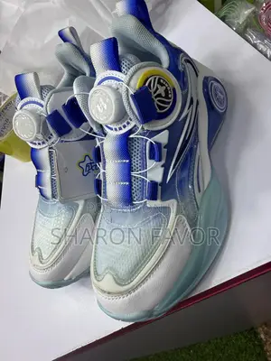 Bobdog Sneakers