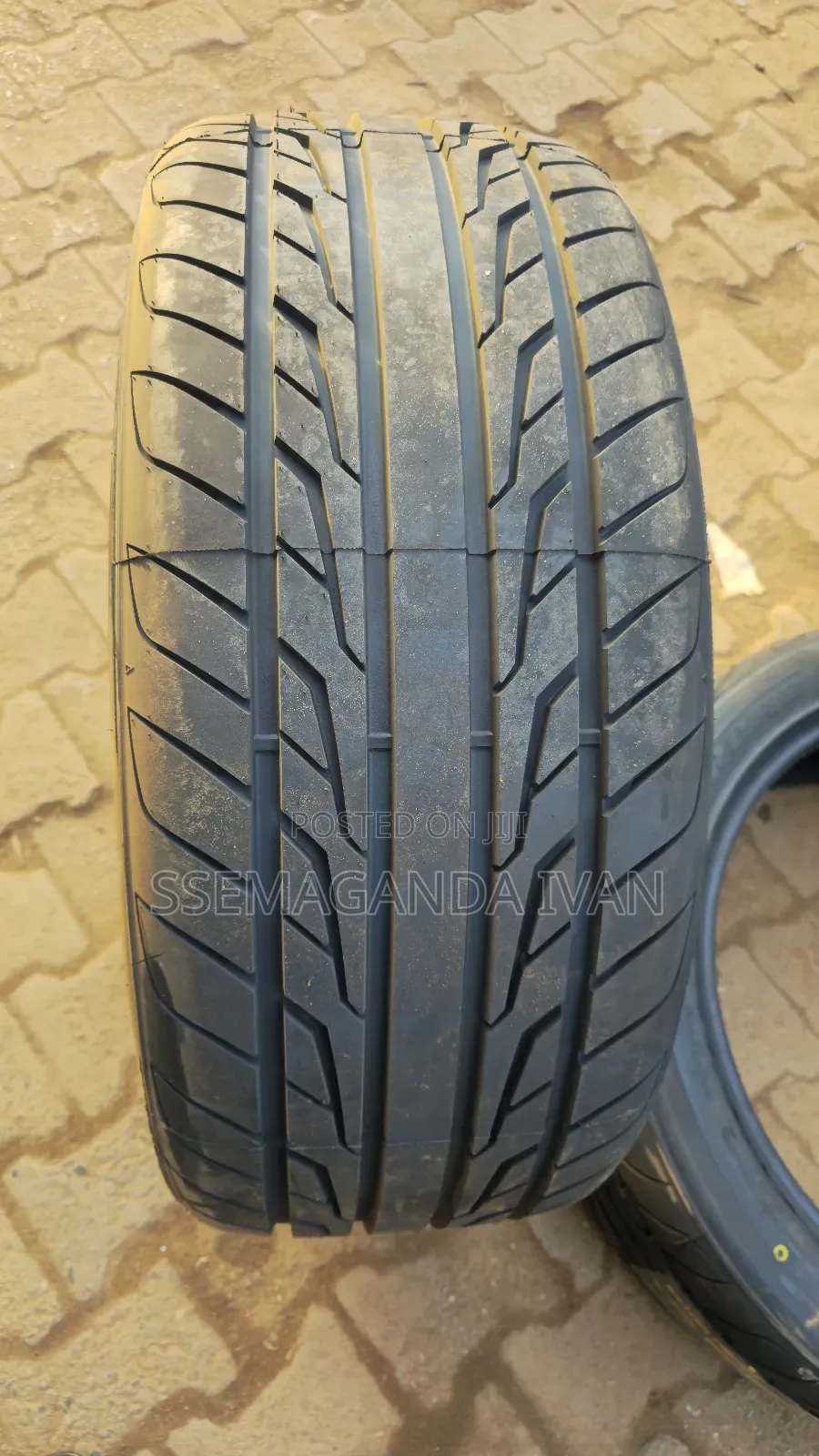 285/45r22 Lexus Sport Tyrez