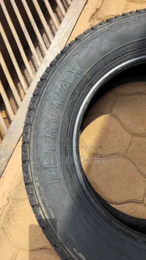 225/65r17 Original Harrier Kawundo Petromax Tyres in a/T Design