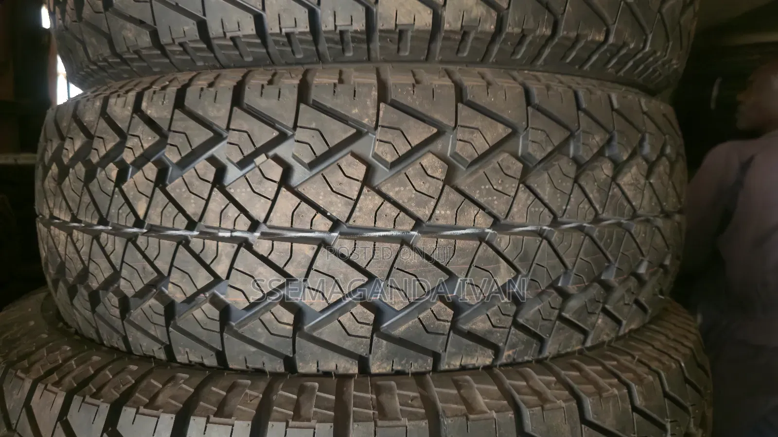 215/70r15 All Terrain Petromax Tyres for Noah