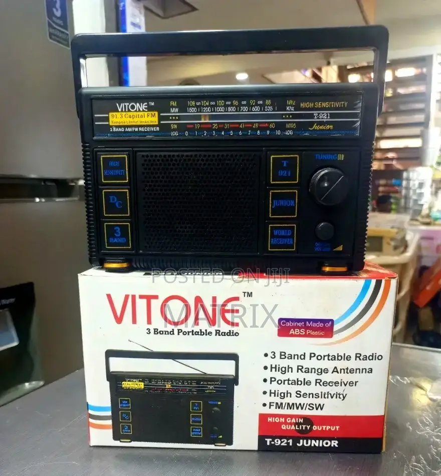 Vitone T-921 Junior 3 Band Portable Radio.