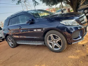 Mercedes-Benz GLE-Class GLE 350d 4MATIC 2017 Blue
