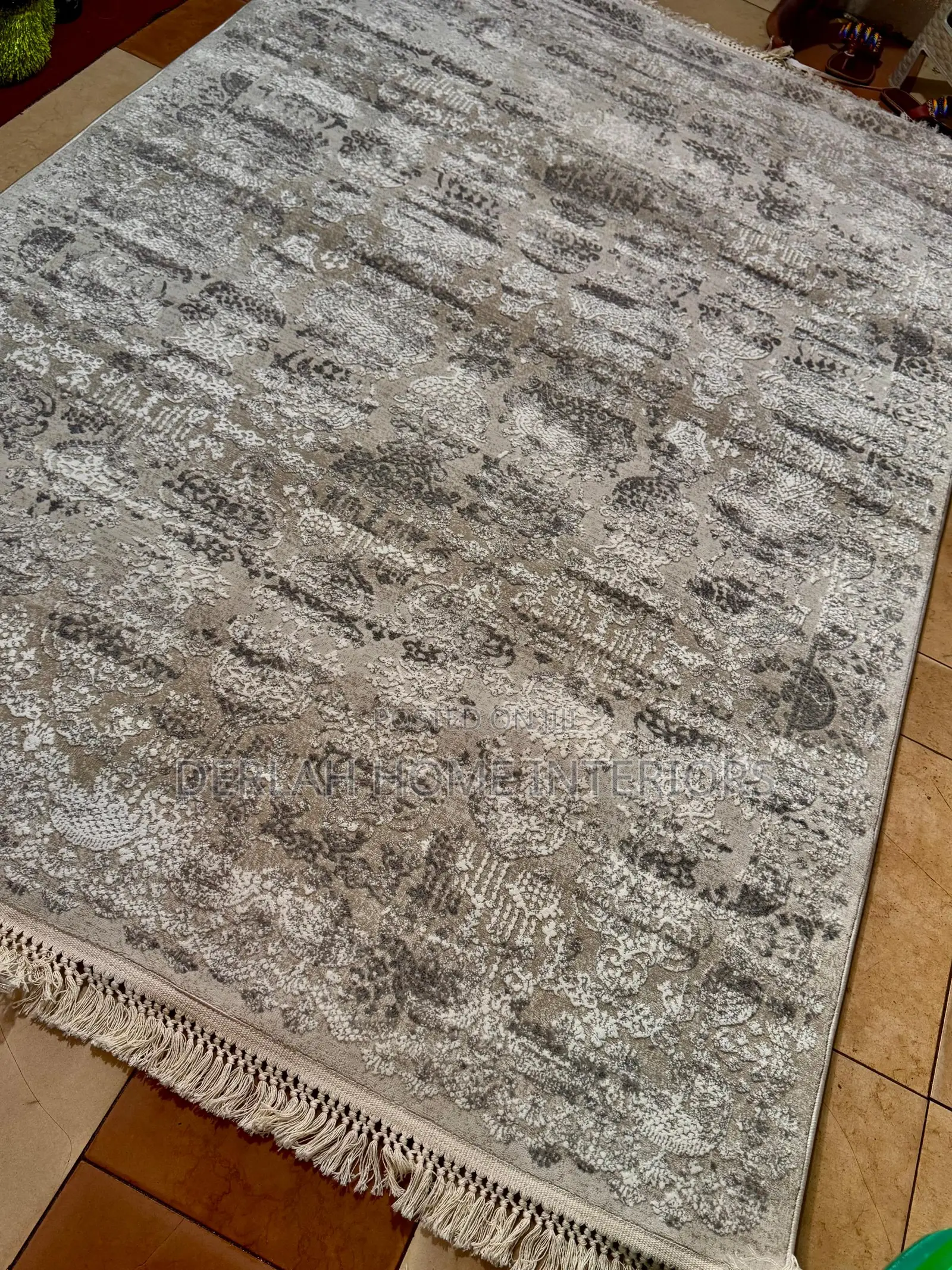 Quality New Modern Carpets From Pakistan
