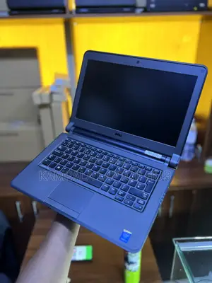Laptop Dell Latitude 13 3340 8GB Intel HDD+SSD 500GB