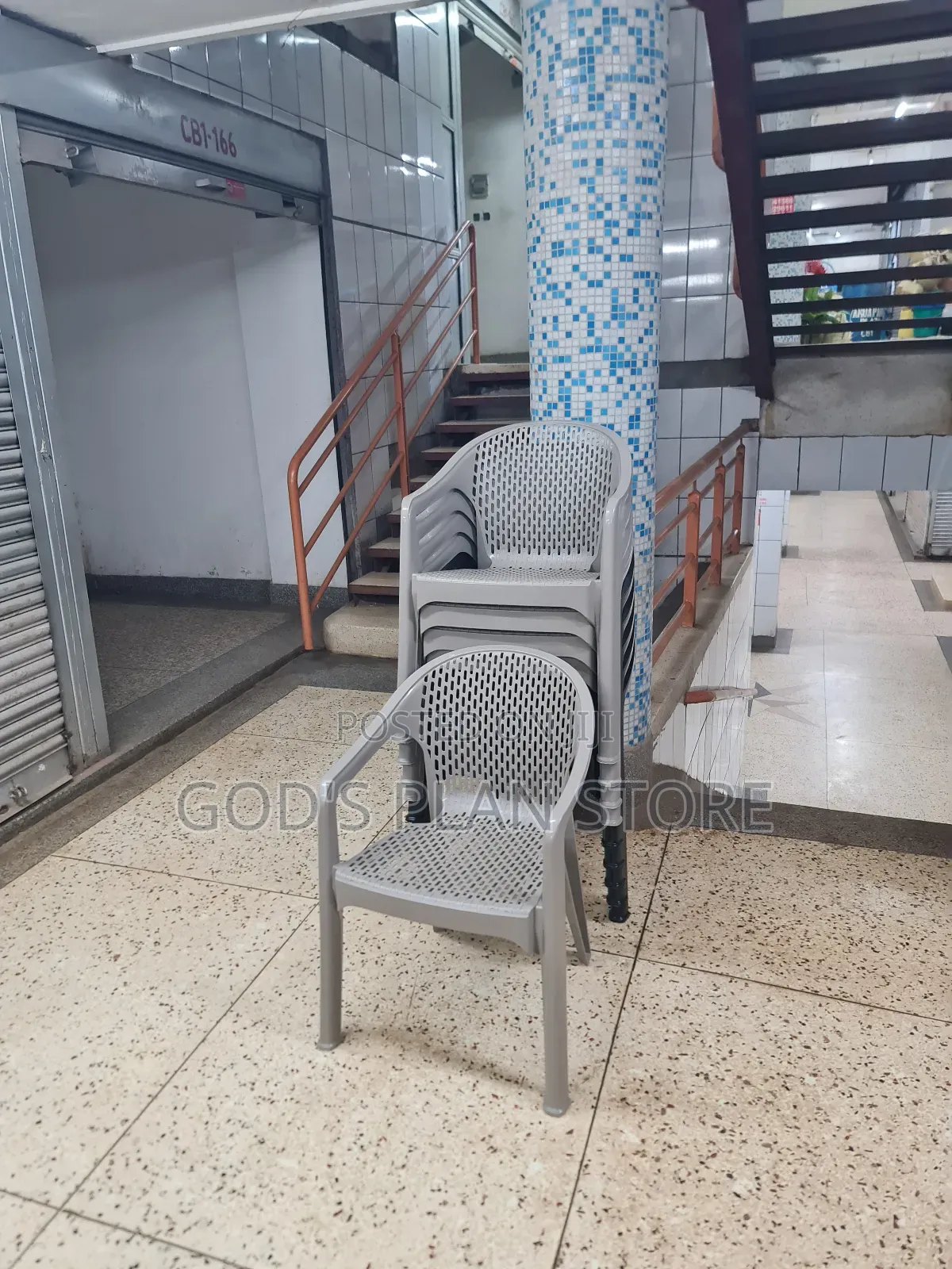 Umbra Plastic Chairs Plastic Chairs