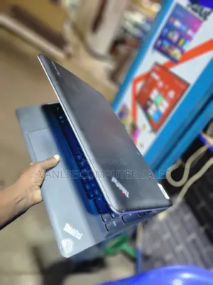 Laptop Lenovo ThinkPad Edge E550 4GB Intel Core I3 HDD 320GB