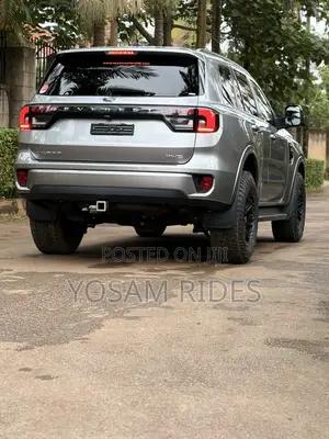 Ford Everest 2022 Silver