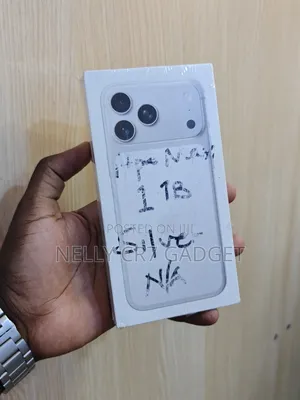 New Apple iPhone 17 Pro Max 1 TB Silver