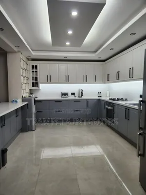 Kitchen Cabinets/ U -Shaped Kitchen Design