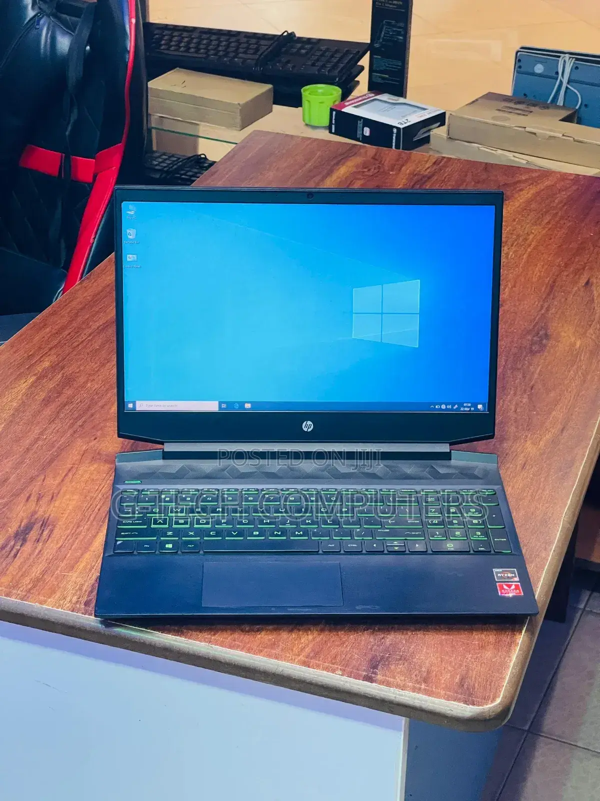 New Laptop HP Pavilion 15 8GB AMD Ryzen 5 SSD 256GB