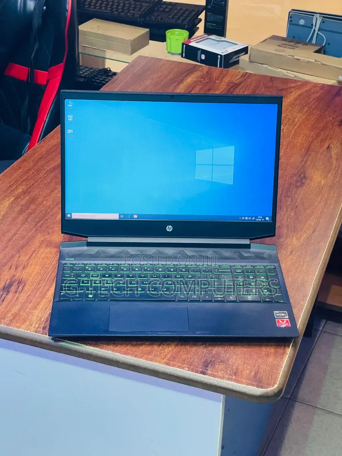 New Laptop HP Pavilion 15 8GB AMD Ryzen 5 SSD 256GB