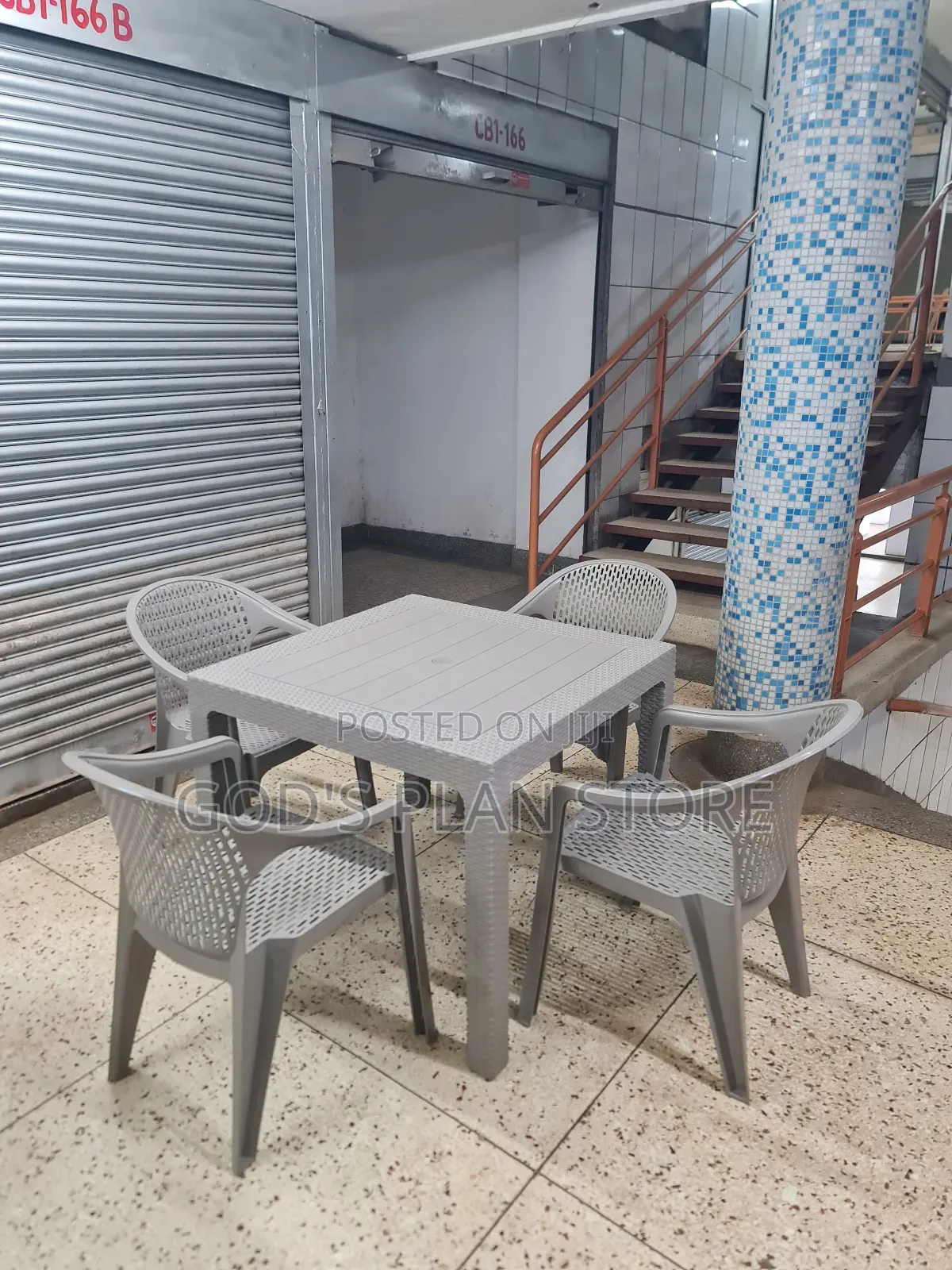 Ambra Plastic Table and Chairs Set for Restaurant and Hotel