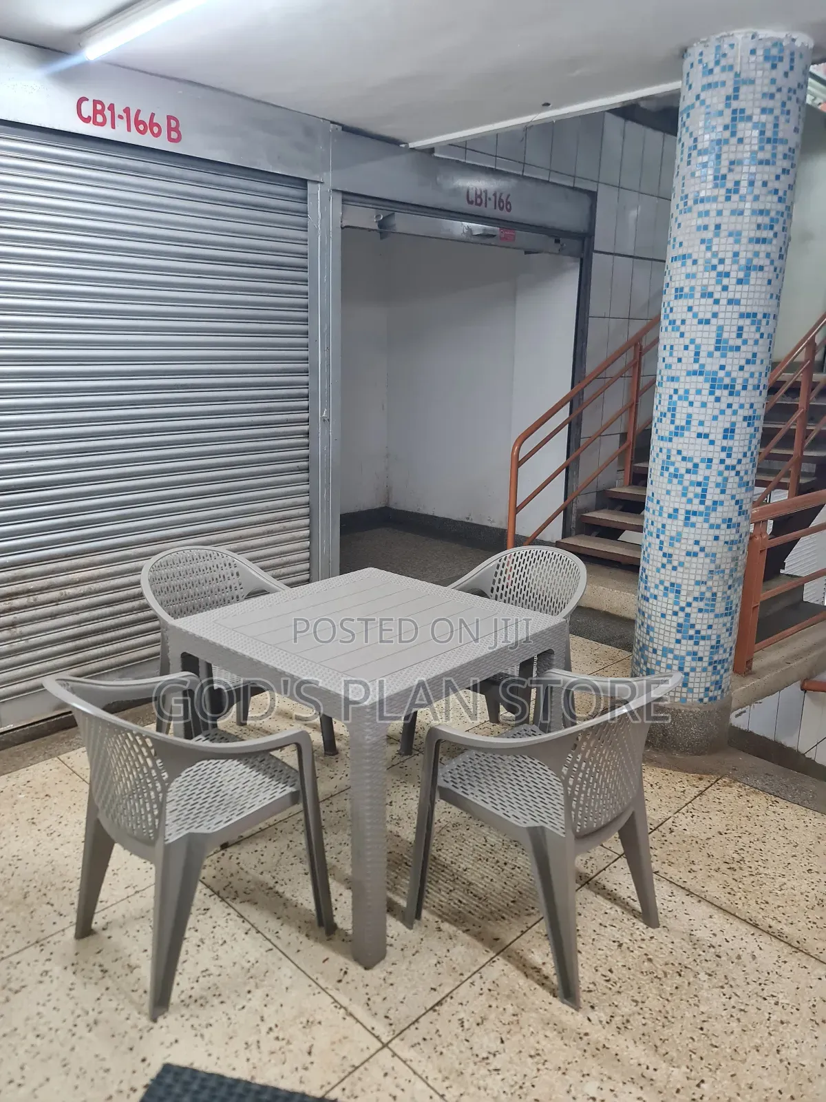 Ambra Plastic Table and Chairs Set for Restaurant and Hotel