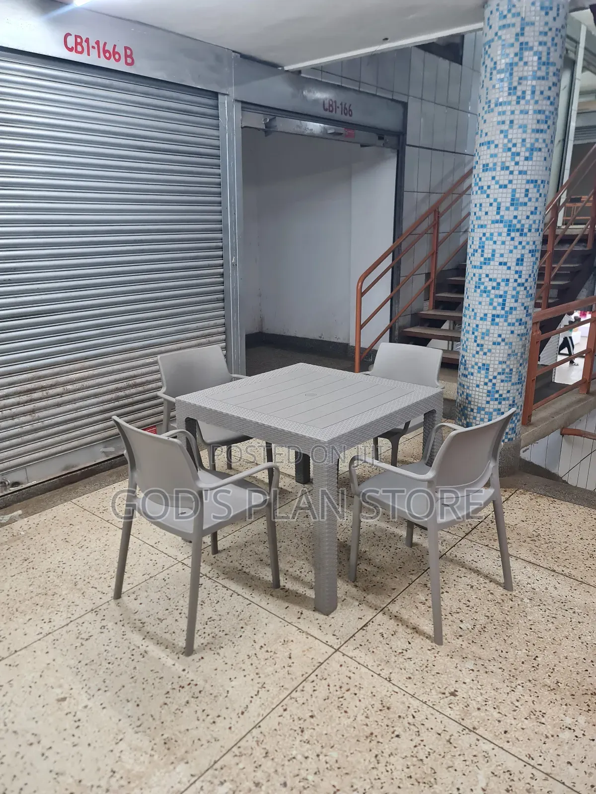 Eco Floor Plastic Table and Chairs Plastic Table and Chairs