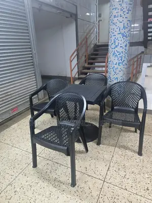 Patio Outdoor Dining Table and Chairs