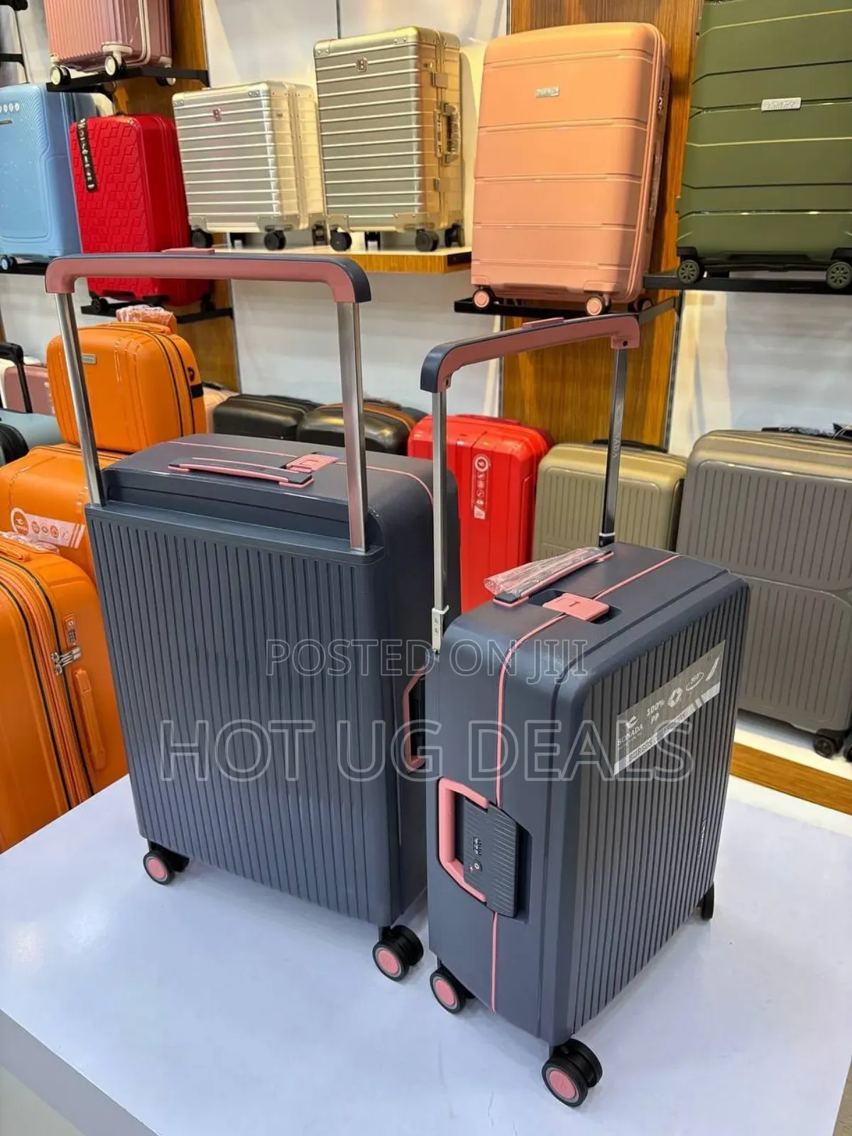 3pcs Set Of Hard-shell Luggage Or Suitcases