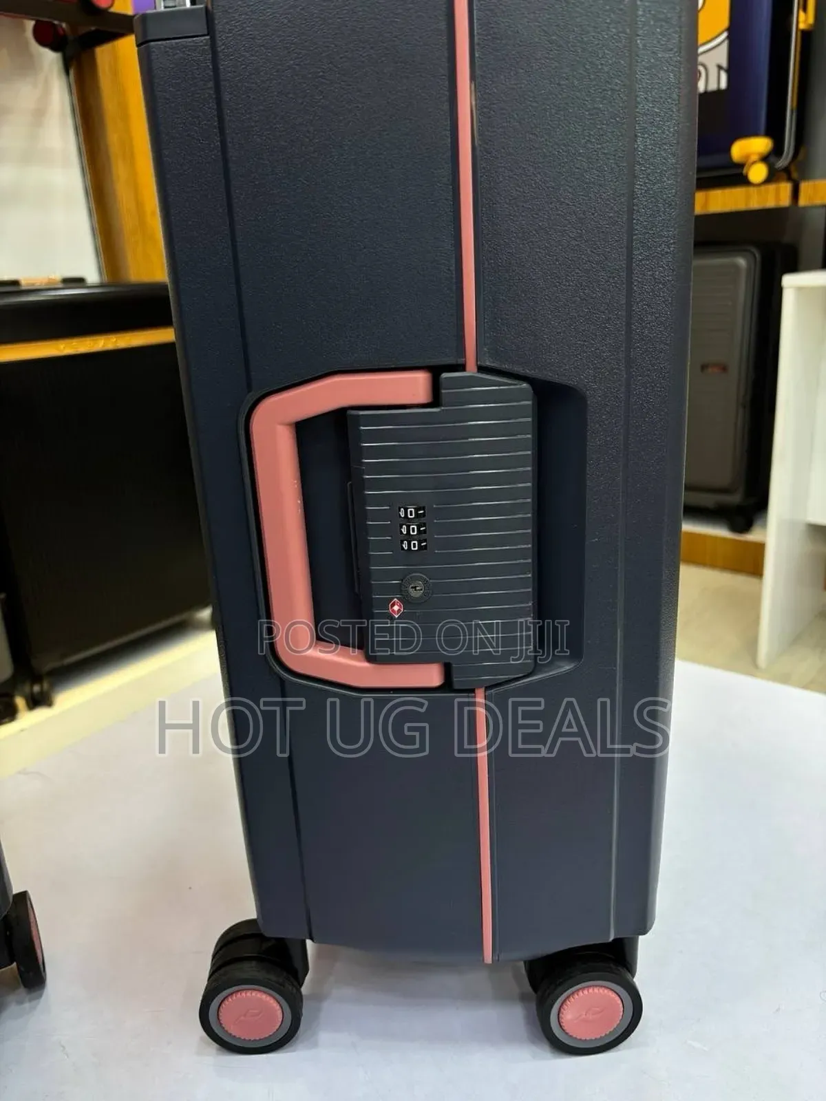 3pcs Set Of Hard-shell Luggage Or Suitcases