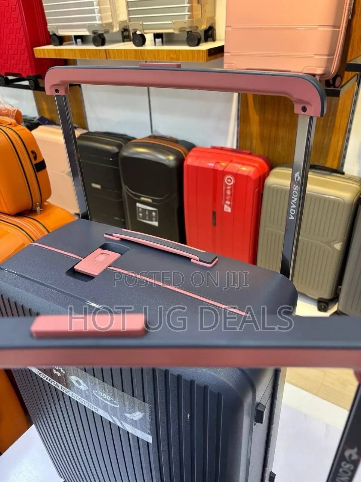3pcs Set Of Hard-shell Luggage Or Suitcases