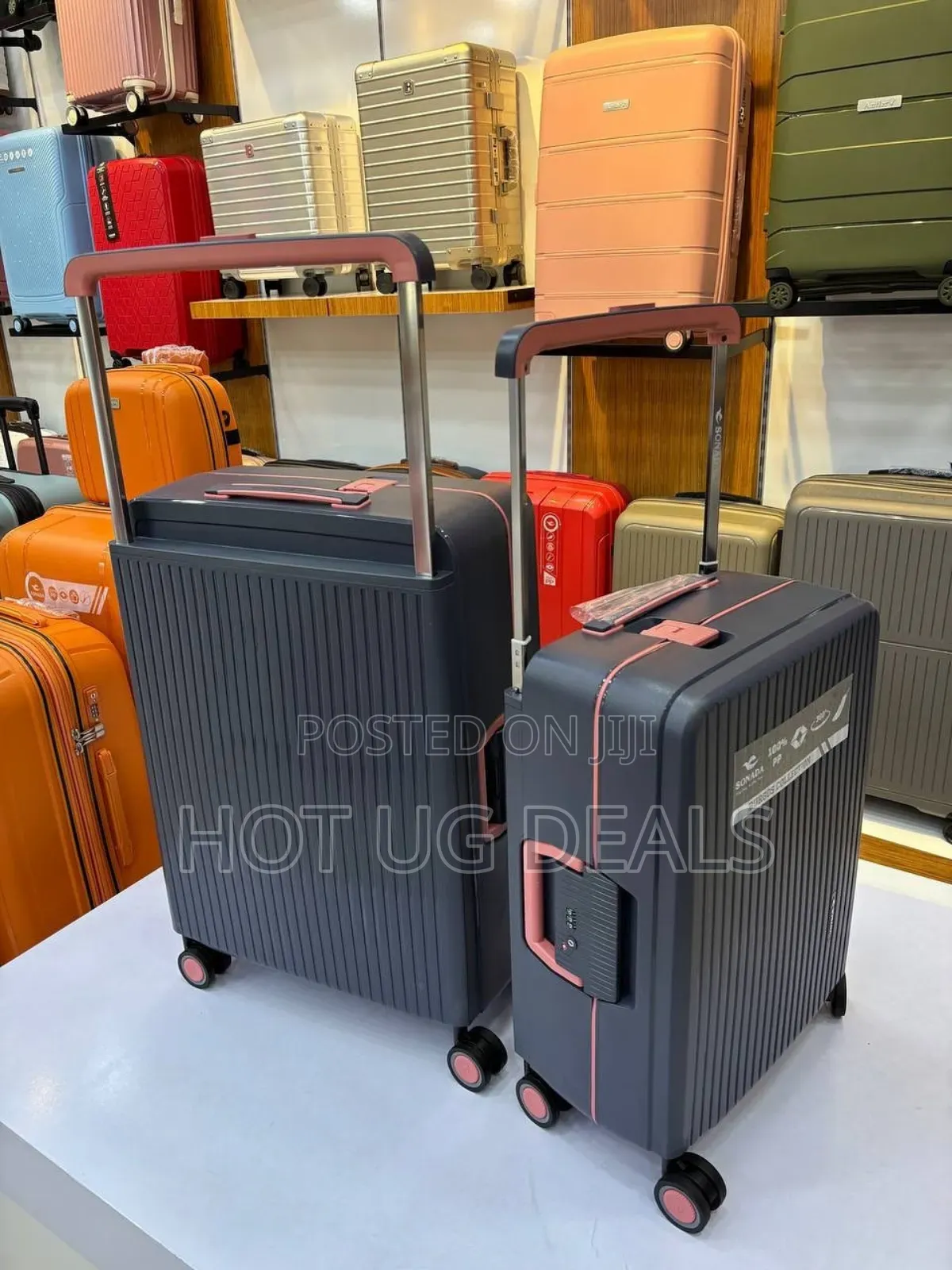 3pcs Set Of Hard-shell Luggage Or Suitcases