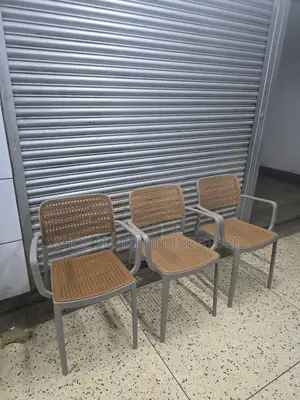 Atlas Plastic Chairs Plastic Chairs