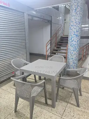 HPC Plastic Table and Chairs Plastic Table and Chairs