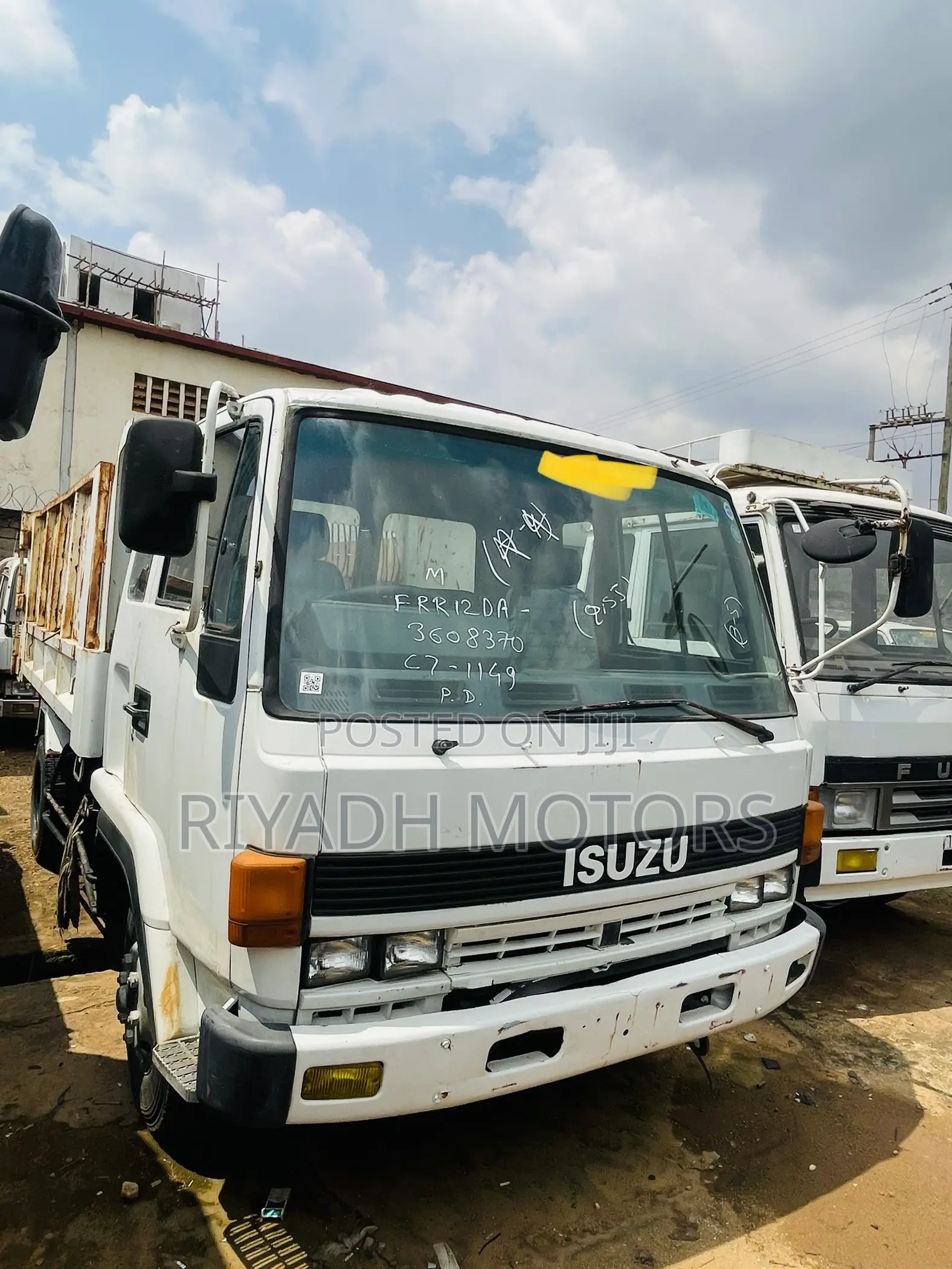 Isuzu 1988 White