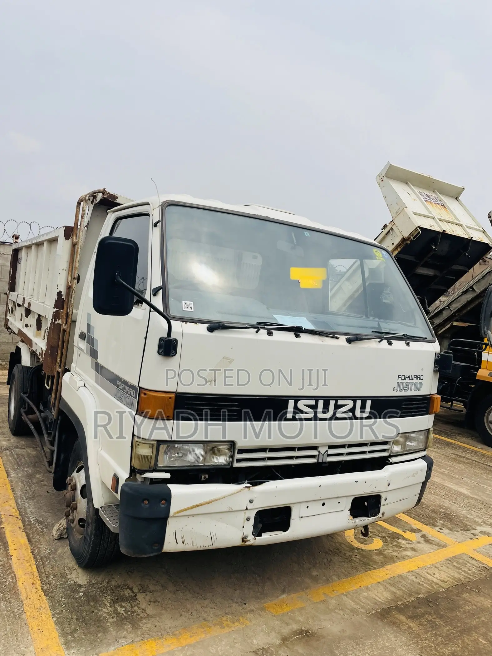 Isuzu Dumper With Big Tray Juston