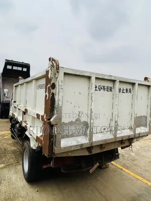 Isuzu Dumper With Big Tray Juston