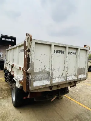 Isuzu Dumper With Big Tray Juston