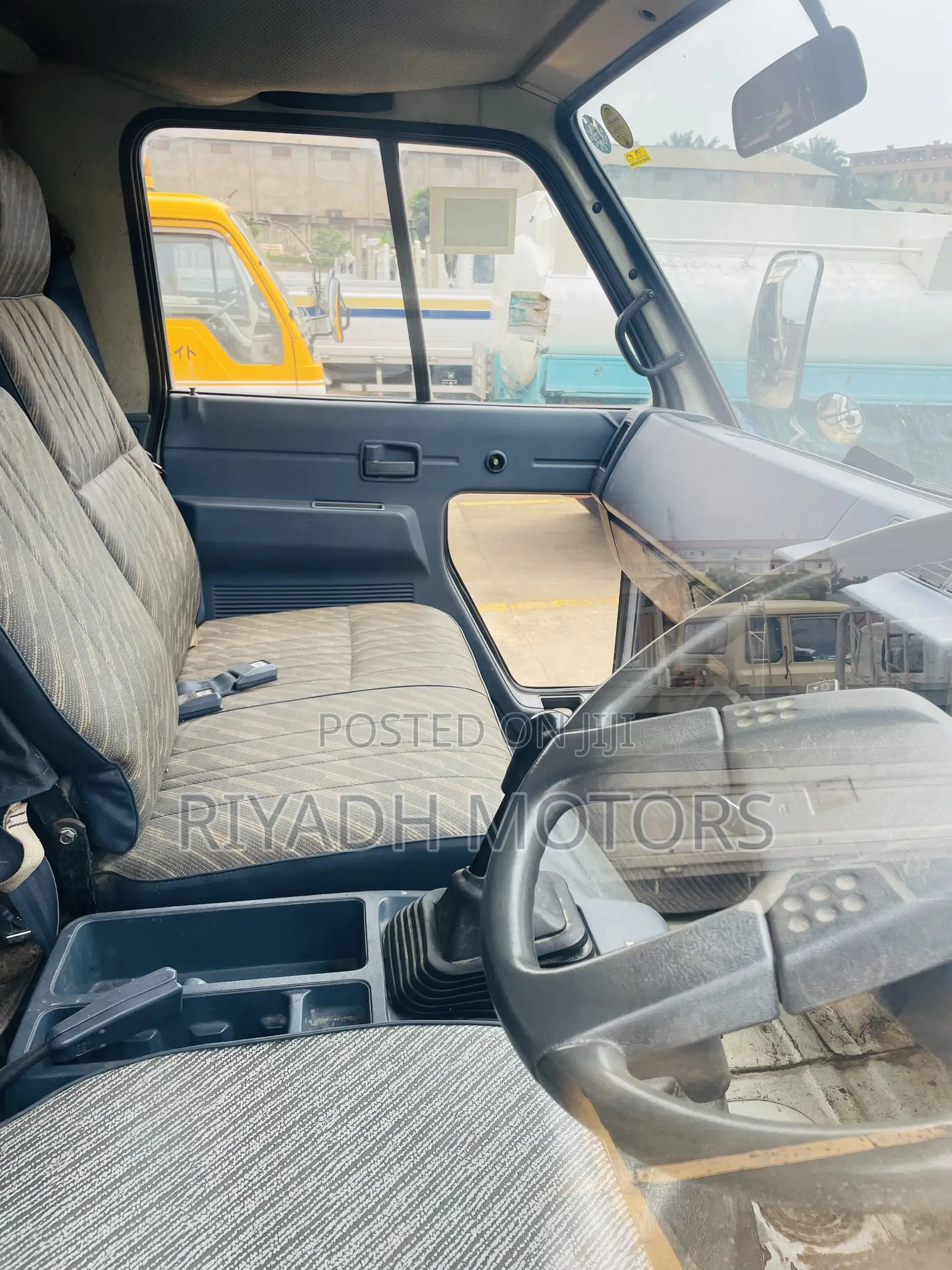 Isuzu Dumper With Big Tray Juston