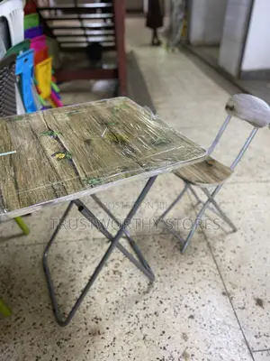 X-Shaped Foldable Table With Chair