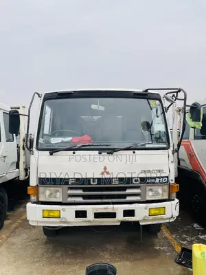 Mitsubishi Fuso 1988 White