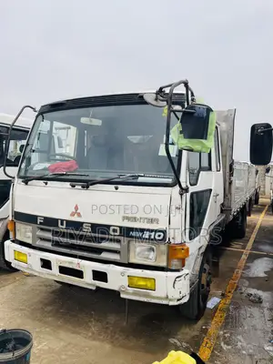 Mitsubishi Fuso 1988 White