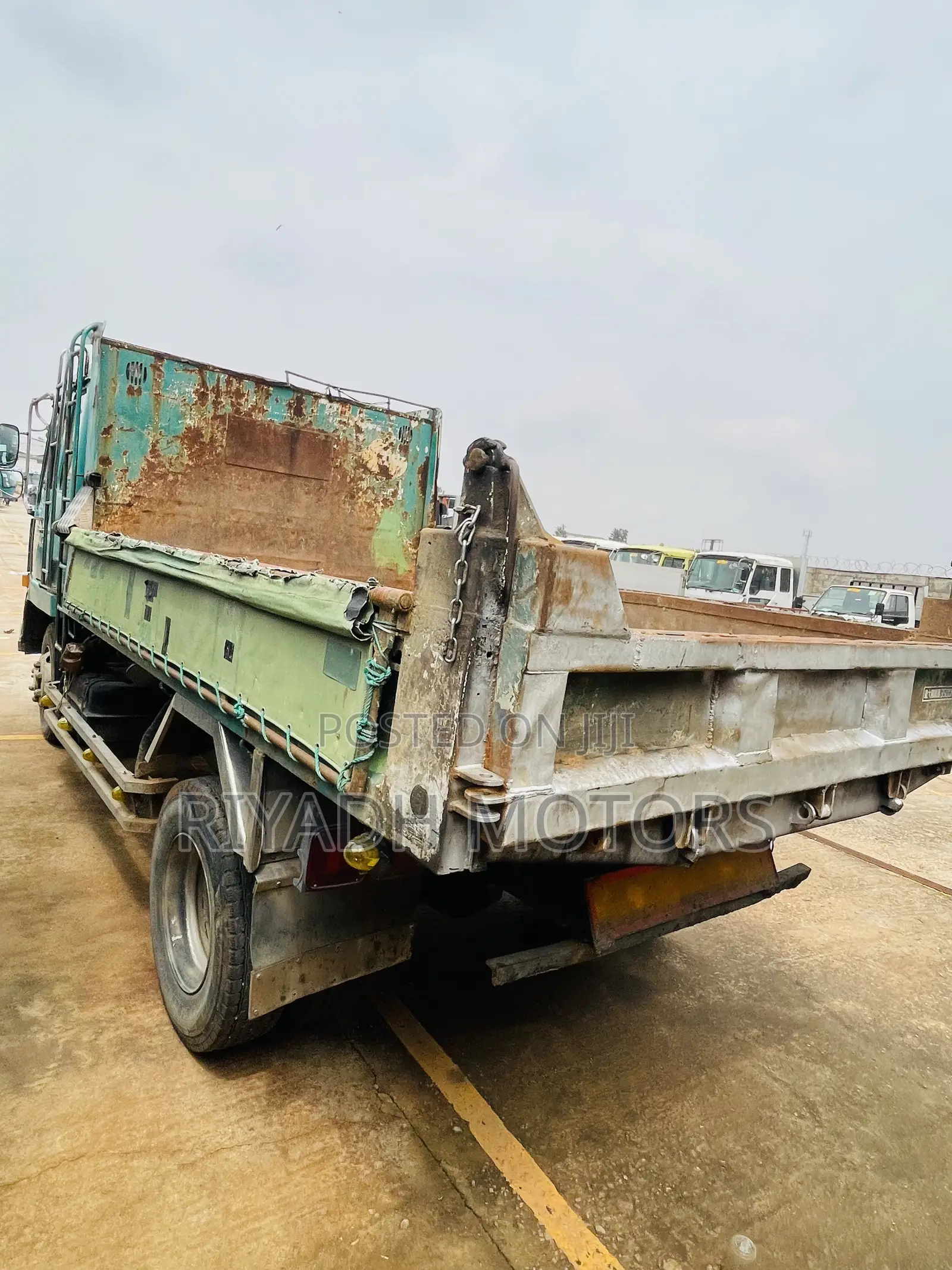 Mitsubishi Fuso 1988 Green