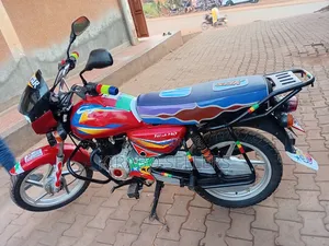 Bajaj CT 125X 2025 Red