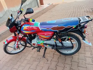 Bajaj CT 125X 2025 Red