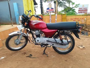 Bajaj Boxer 100 2025 Red