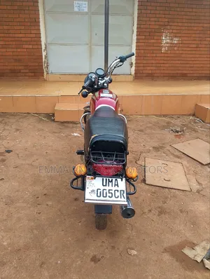 Bajaj Boxer 100 2025 Red