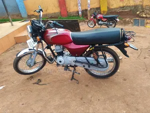 Bajaj Boxer 100 2025 Red