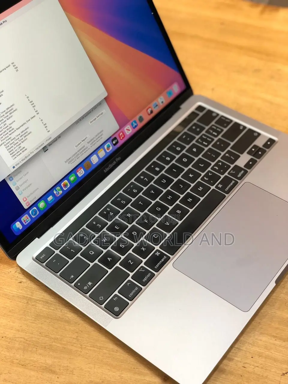 Laptop Apple MacBook Pro 2022 M2 8GB Apple M2 SSD 256GB