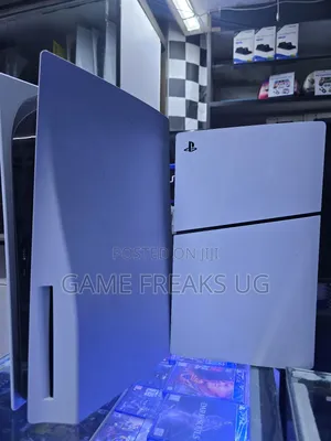 Playstations Slim and Standard