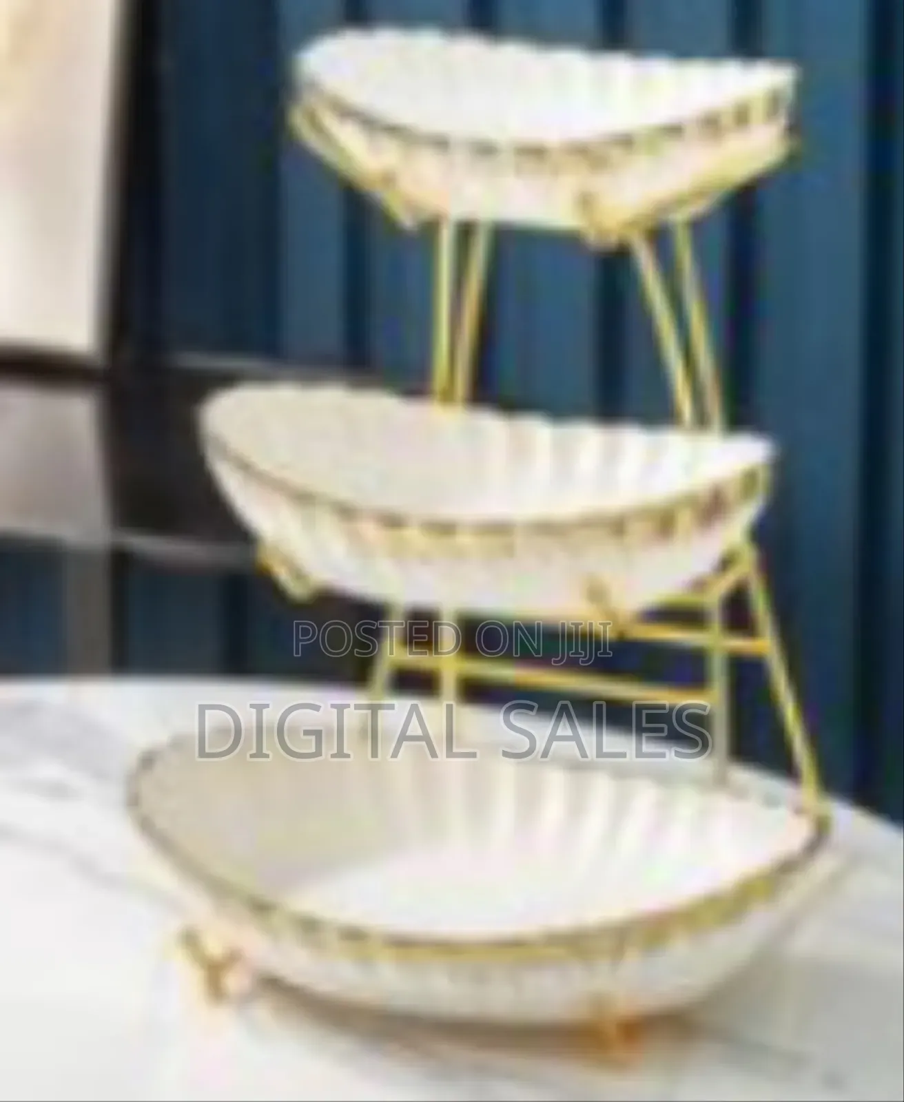 Three-Tiered Oval Serving Stand With Bowls - Multicolor