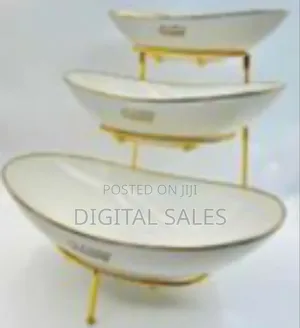 Three-Tiered Oval Serving Stand With Bowls - Multicolor