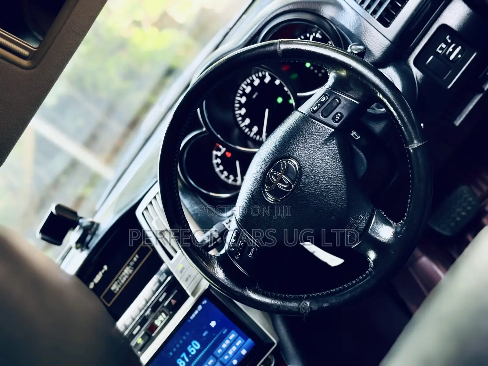 Toyota Harrier 2.4 2012 Black